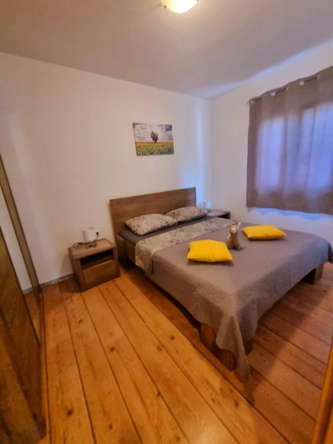 Apartments Ema Pula Exterior photo