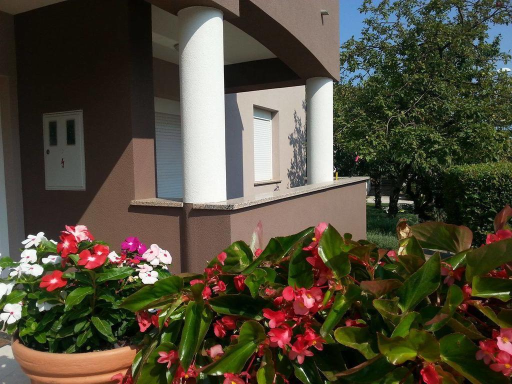 Apartments Ema Pula Exterior photo