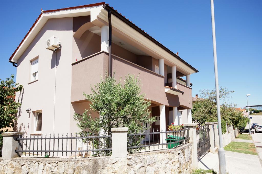 Apartments Ema Pula Exterior photo